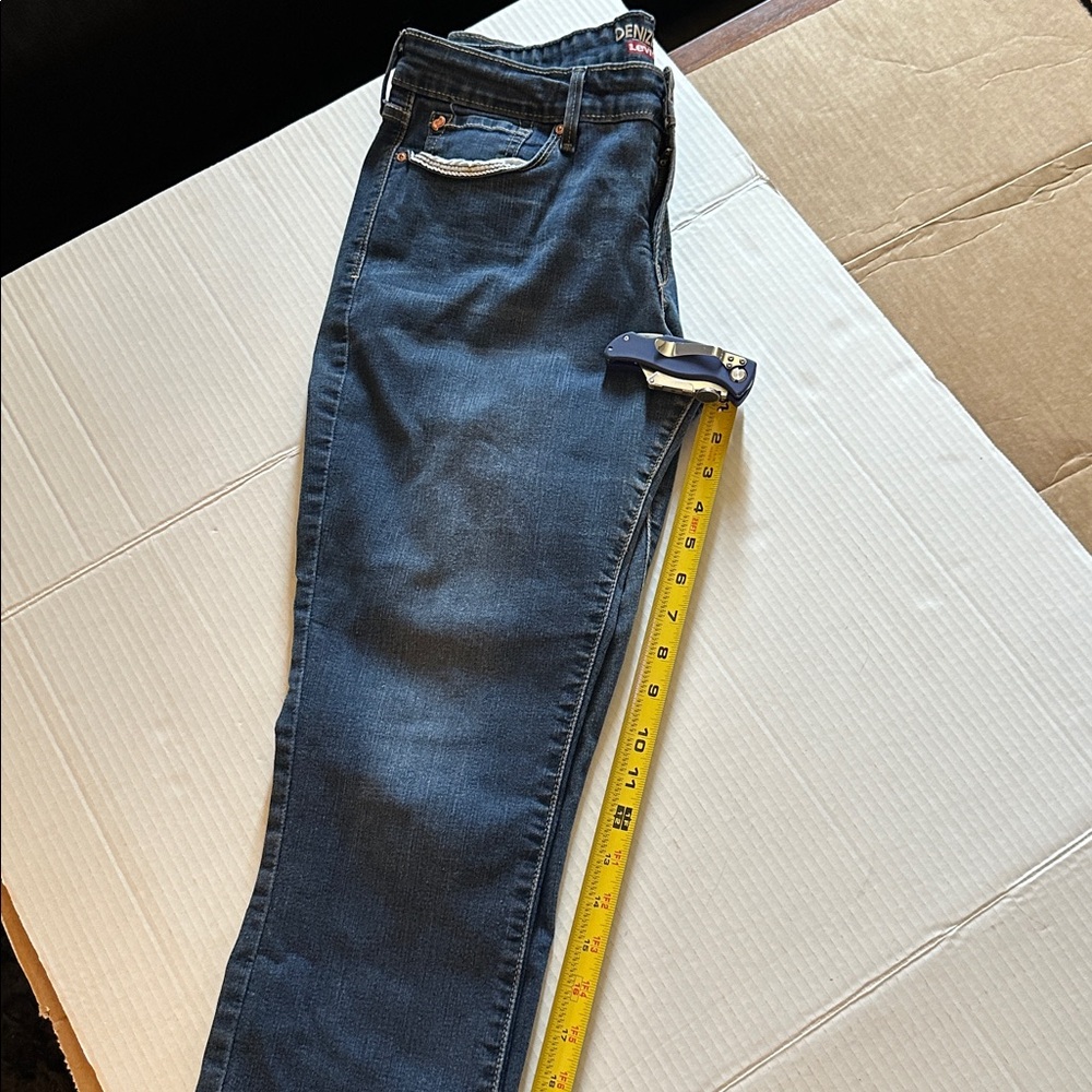 Denizen from Levi's Women's Modern Crop Jeans - Dark Blue - Picture 16 of 16